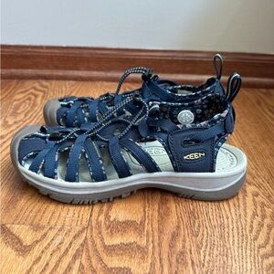 Keen Whisper Sandals Womens Size 9 Navy Floral